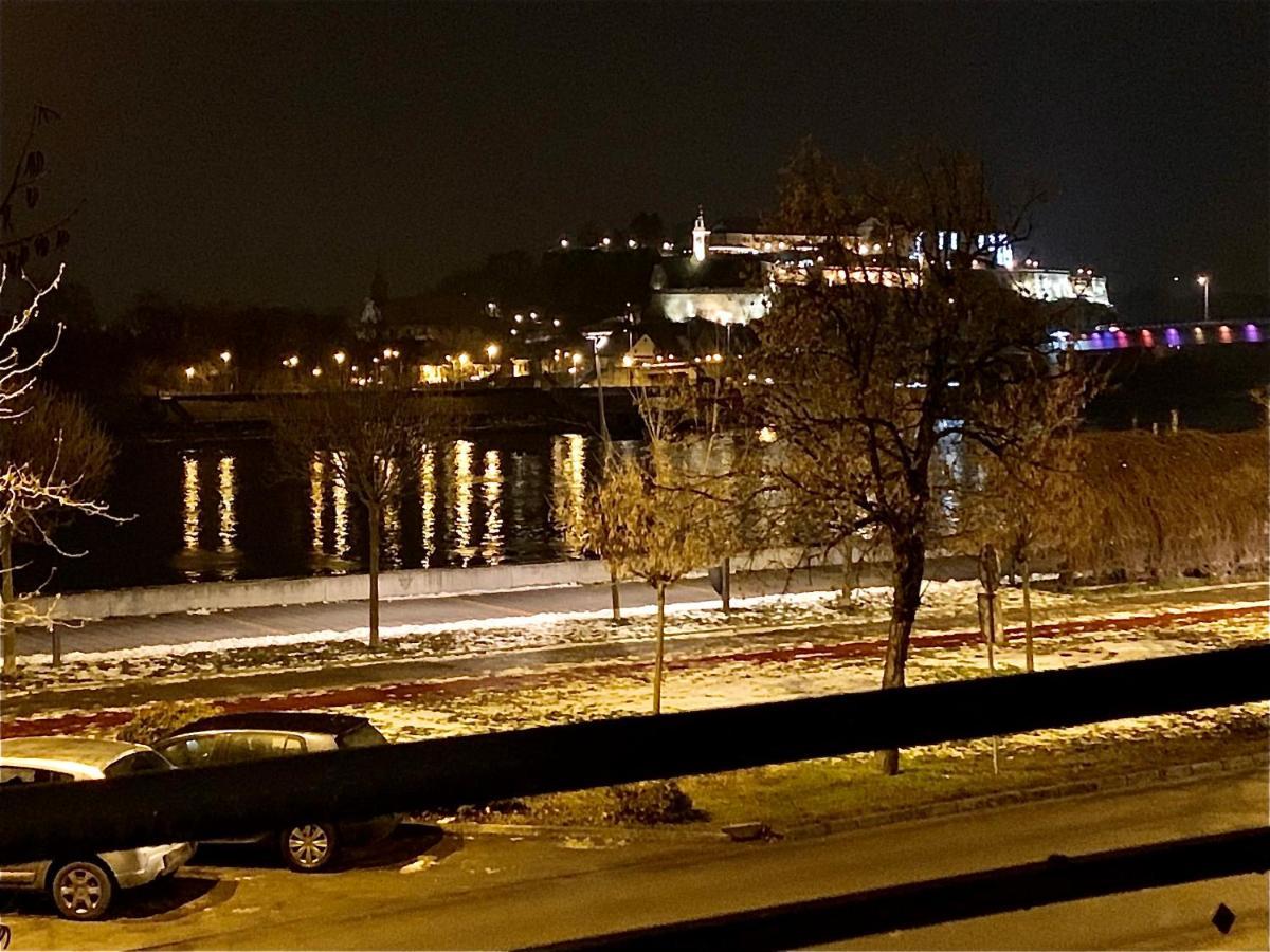 Apartman Danube ノヴィ・サド エクステリア 写真
